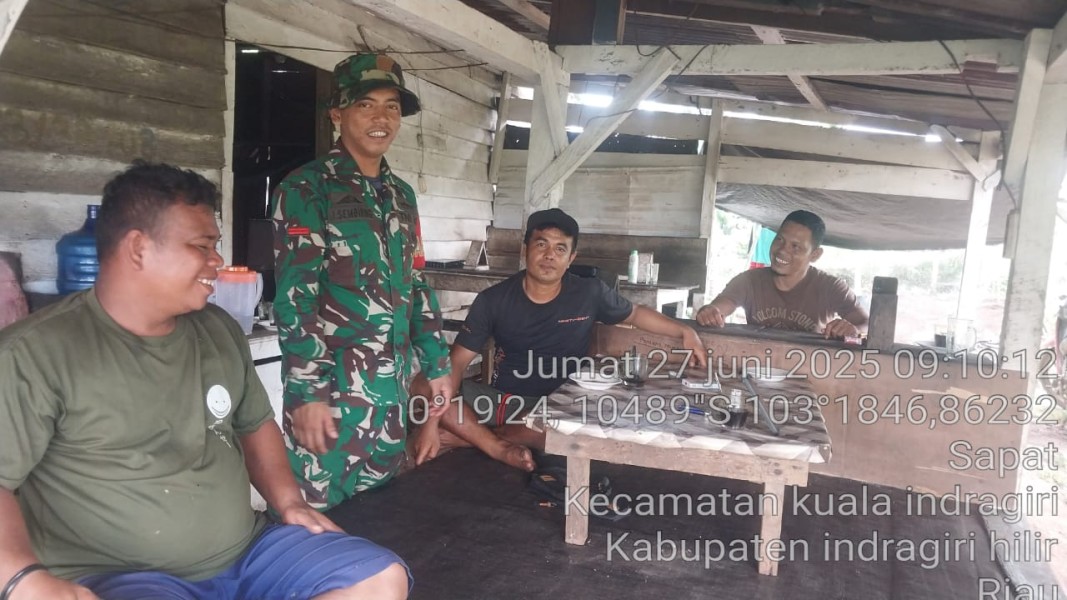 Ciptakan Kerukunan, Babinsa Koramil 04/Kuindra Terus Jalin Silaturahmi Dengan Warga Setempat