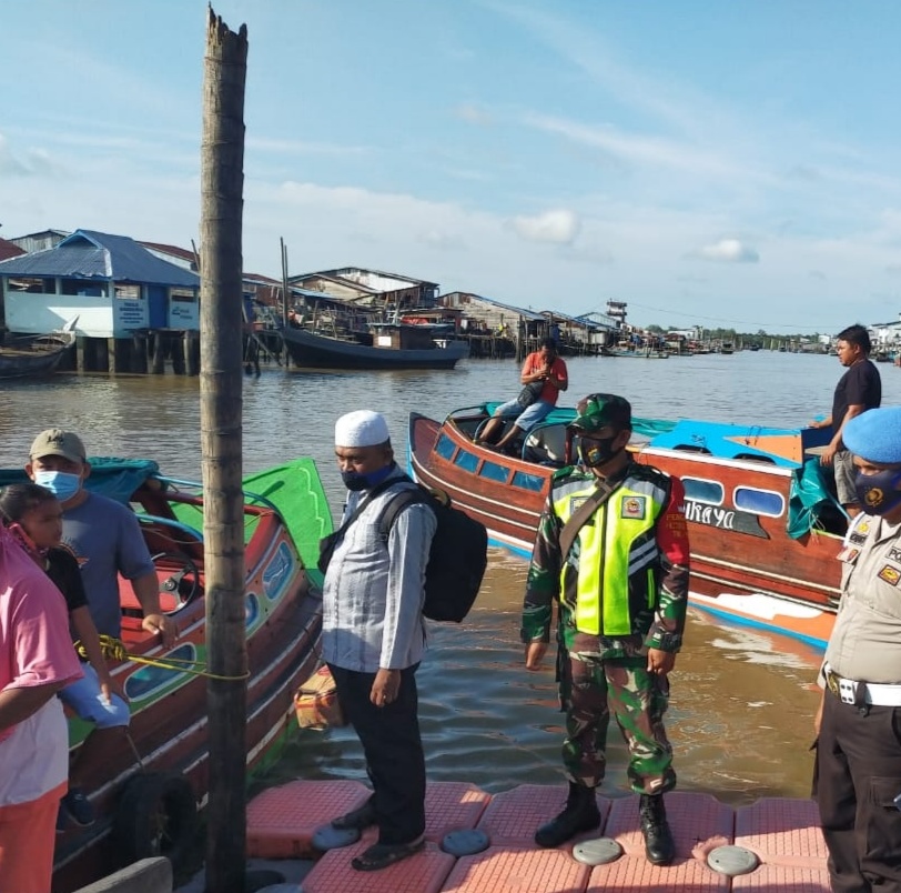 Koramil 04/Kuindra Kembali Lakukan Penegakan Prokes di Pelabuhan Concong Luar