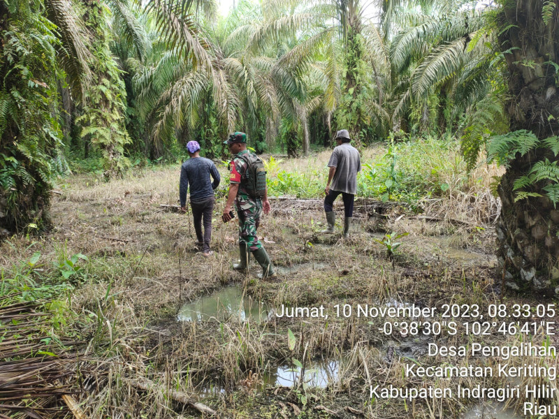 Ingatkan Warga Untuk Mencegah Kebakaran Bersama Babinsa Koramil 09/Kemuning