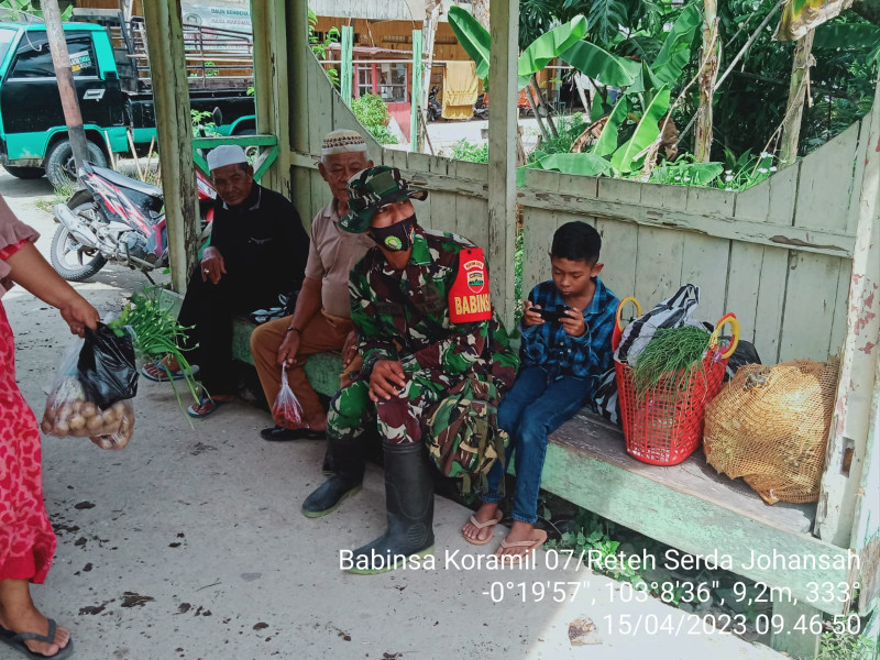 Bersama Toga dan Tomas, Serda Johansah Tetap Jalin Silaturahmi