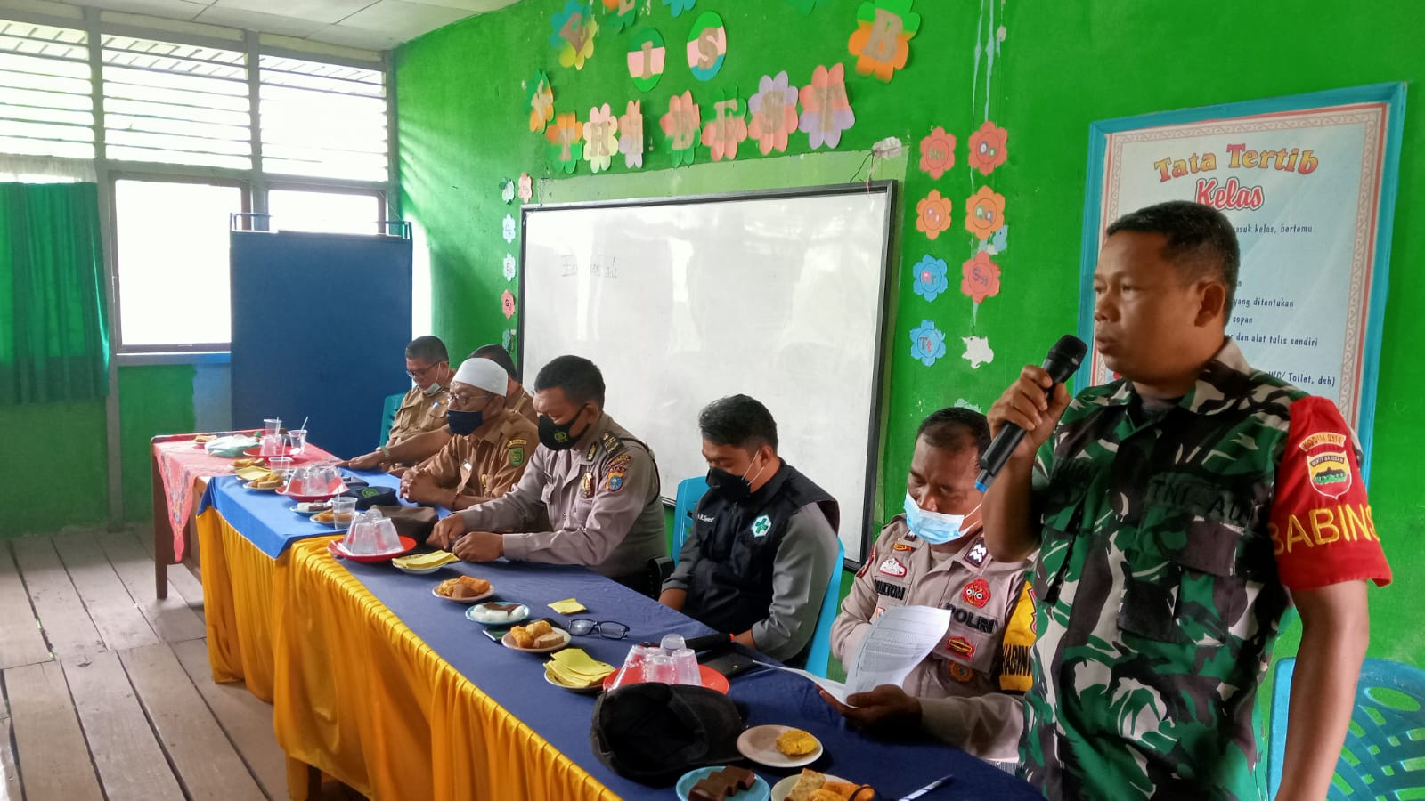 Babinsa 03/Tempuling Hadiri Sosialisasi Vaksinasi untuk Anak Usia 6-11 Tahun