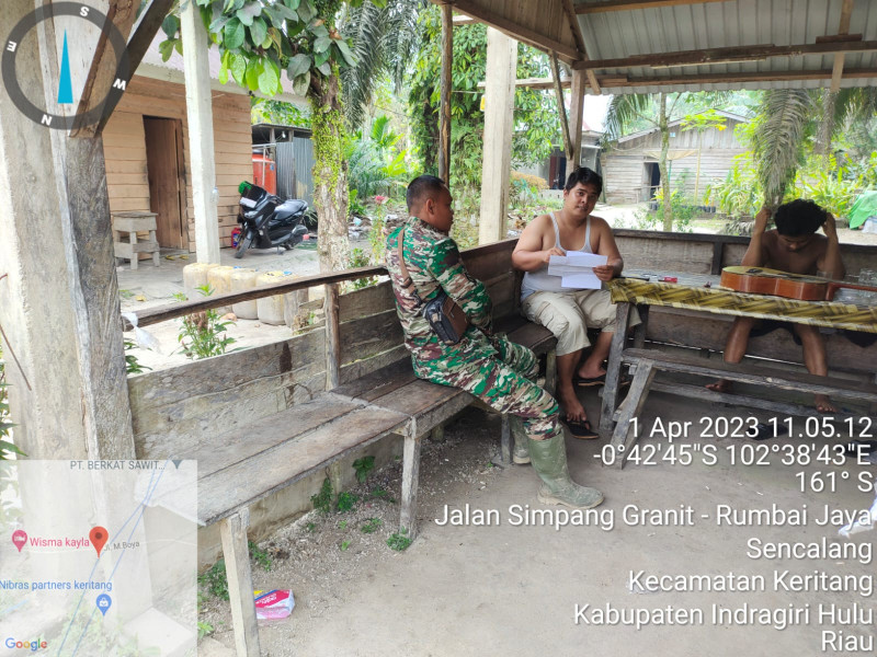 Saling Peduli Antar Sesama, Babinsa Koramil 09/Kemuning Lakukan Goro