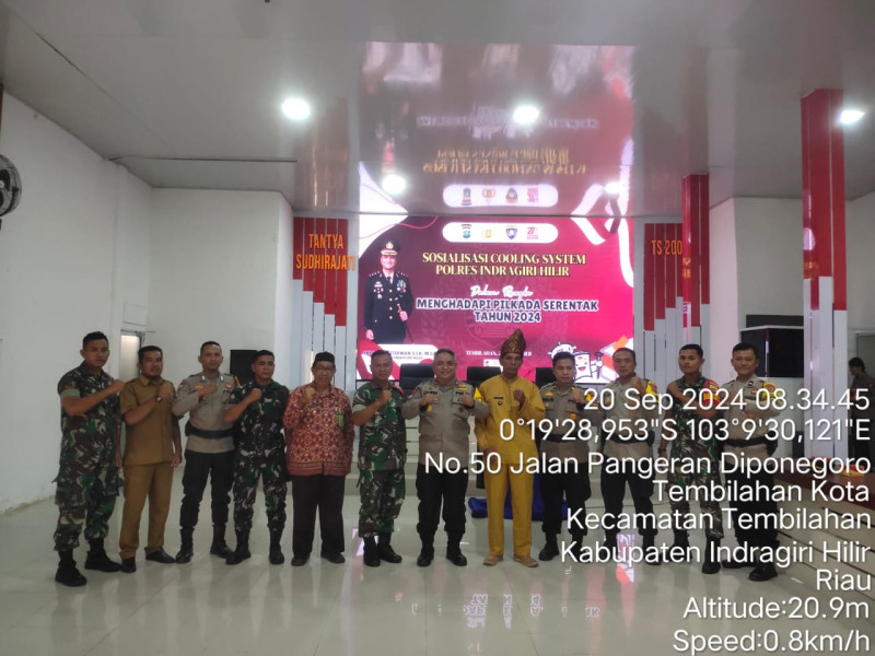 Babinsa Kopda Irawan Bersama Polri Laksanakan Rapat Guna Wujudkan Pemilu Damai 2024