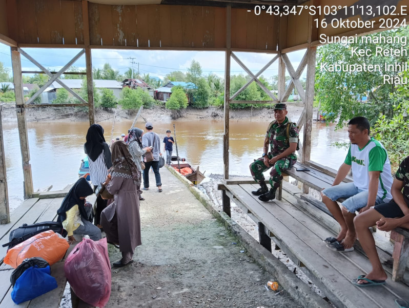 Wujudkan Kekompakan, Babinsa Koramil 07/Reteh Terus Jalin Hubungan yang Harmonis Melalui Komsos