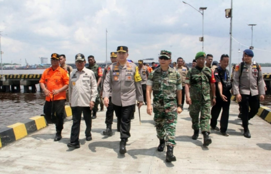 Pastikan Penanganan Evakuasi Korban Laka Laut Bupati HM.Wardan Turun Langsung Ke TKP
