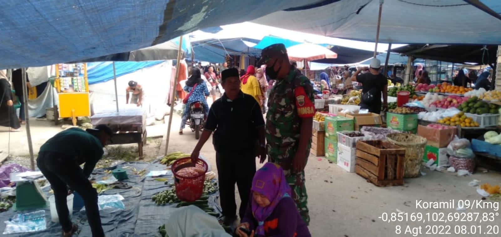 Personel Koramil 09/Kemuning Ingatkan Penerapan Prokes