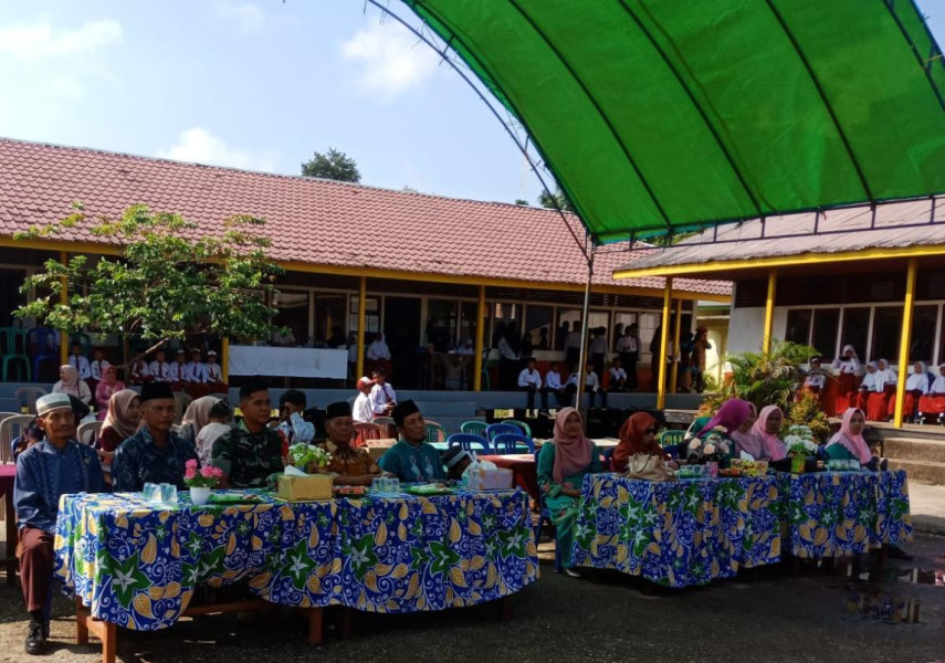 Babinsa Koramil 03/Tpl Serda Riko Saputra Hadiri Perpisahan Siswa/Siswi Kelas VI SDN 007 Desa Pekan Tua