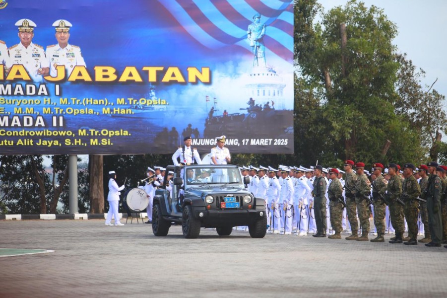 Irjen Pol.Asep Safrudin Kapolda Kepri Hadiri Sertijab Pangkoarmada I Dan II , Perkuat Sinergi Keamanan Laut. Irjen Pol.Asep Safrudin Kapolda Kepri Hadiri Sertijab Pangkoarmada I Dan II , Perkuat Sinergi Keamanan Laut.