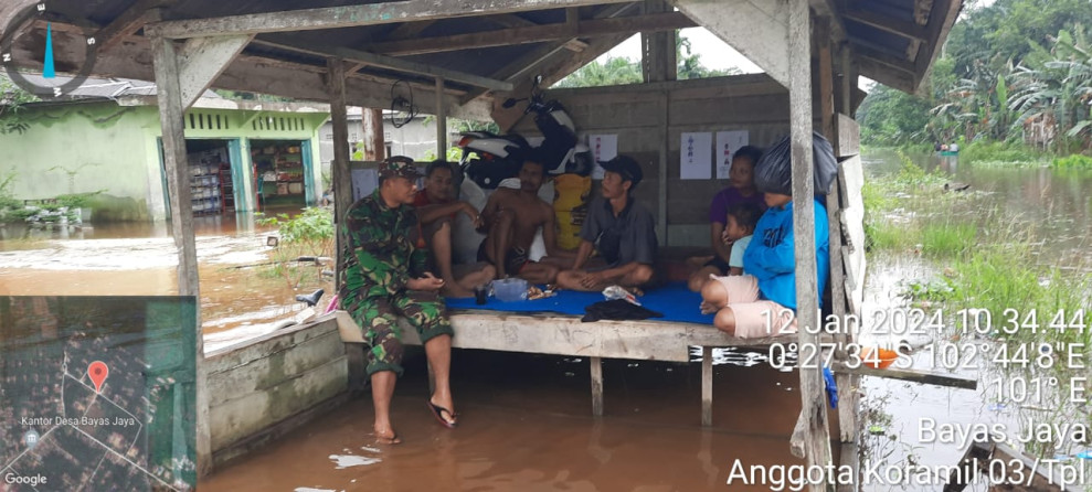Walaupun Banjir Sudah Surut Babinsa 03/Tpl Himbau Warga Untuk Tetap Waspada