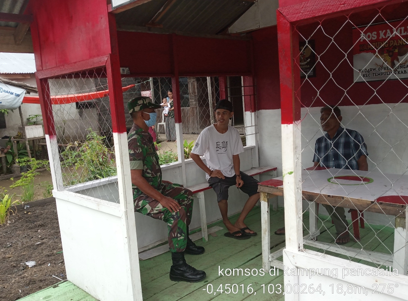 Temui Tokoh Masyarakat, Babinsa Koramil 03/Tpl Kembali Komsos di Kampung Pancasila