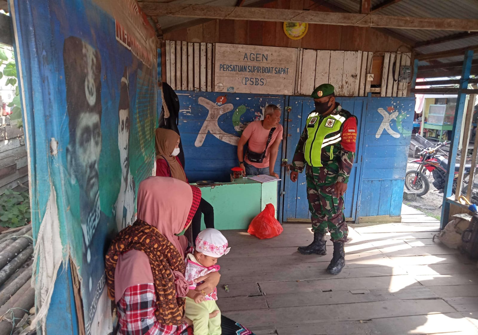 Rutin, Penegakan Protkes Kembali Digelar Personil Koramil 04/Kuindra