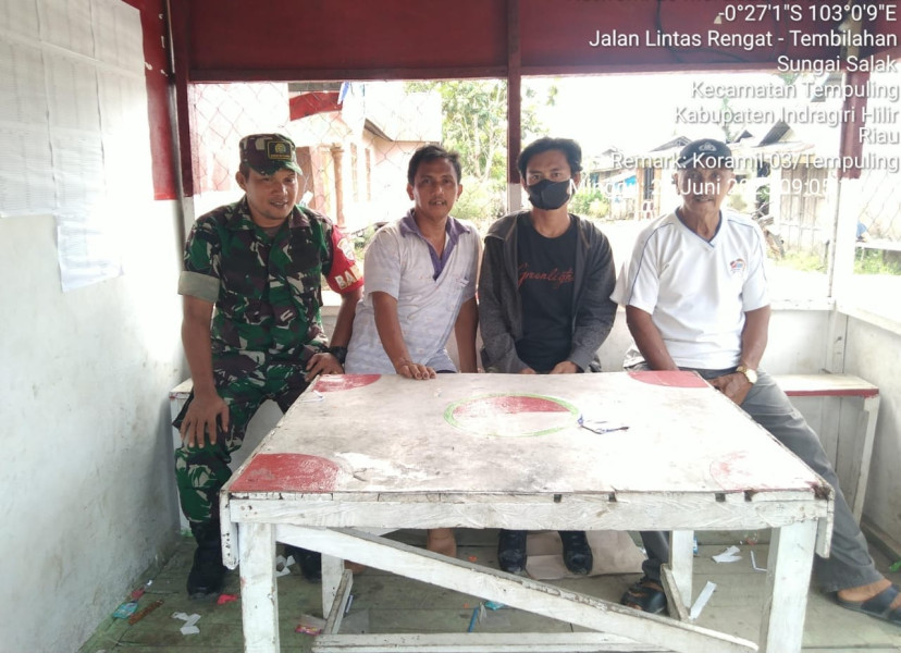 Babinsa 03/Tpl Sertu Paryono Sambangi Masyarakat di Kampung Pancasila