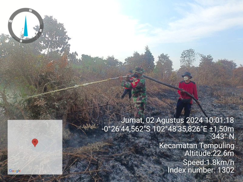 Babinsa Koramil 03/Tpl Tak Henti Lakukan Pendinginan Pasca Karhutla