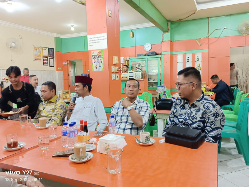 Sapa Masyarakat Pekanbaru dan Awak Media, Abdul Wahid dan UAS Ajak Ngopi Bareng