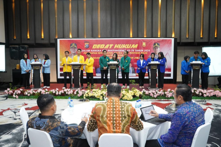 Kapolda Hadiri Lomba Debat Hukum Restorative Justice Bersama Mahasiswa di Riau