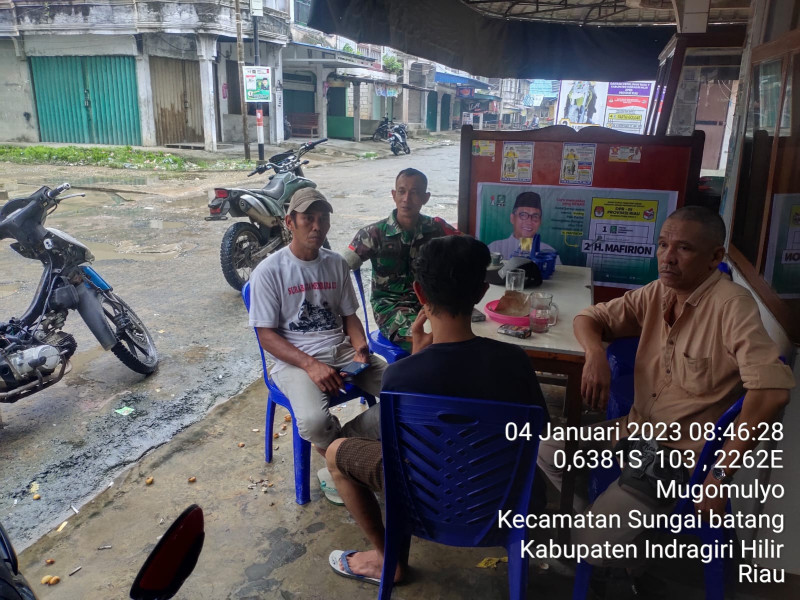 Bersama Masyarakat, Koramil 07/Reteh Praka Dharma Himbau Agar Menghindari Narkoba dan Jaga Kebersihan Lingkungan