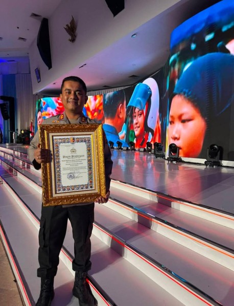 Kapolres Inhil Terima Langsung Piagam Penghargaan Pelayanan Prima dari Kapolri