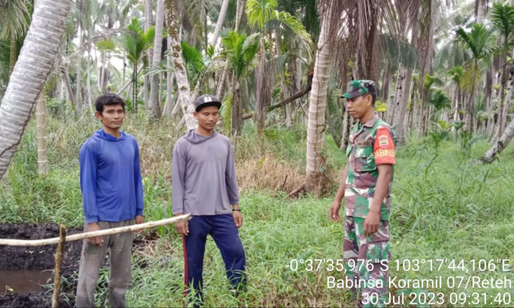 Patroli Karhutla dan Sosialisasi Bersama Babinsa Koramil 07/Reteh
