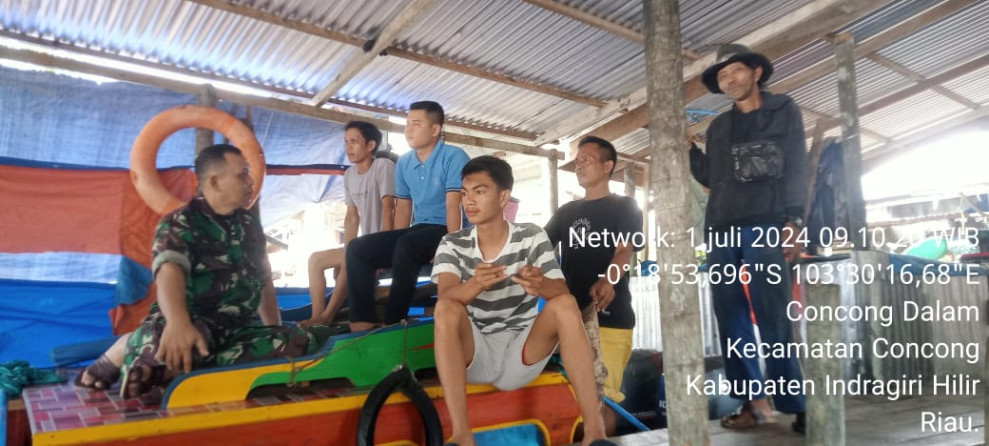 Dengan Komsos, Babinsa Koramil 04/Kuindra Dapat Saling Bertukar Informasi di Desa Binaan