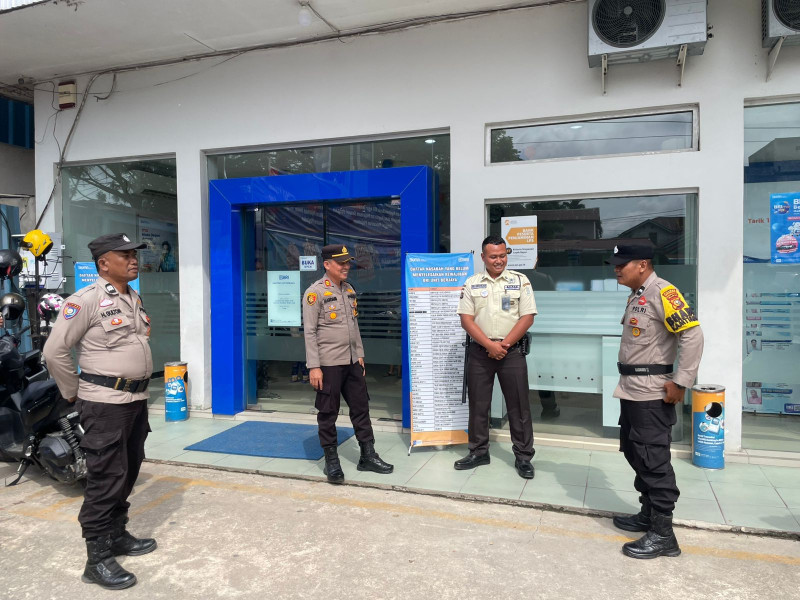 Kapolsek Kempas bersama Personil Patroli KRYD, Wujudkan Kamtibmas Aman dan Kondusif Jelang Natal dan Tahun Baru