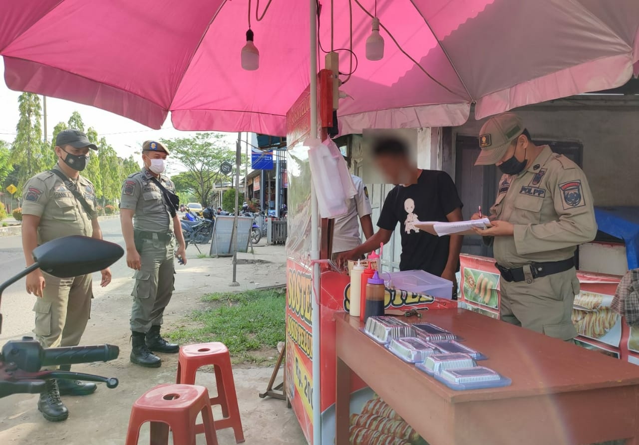 Pedagang Diberikan Teguran Lisan dan Tertulis oleh Satpol PP Inhil