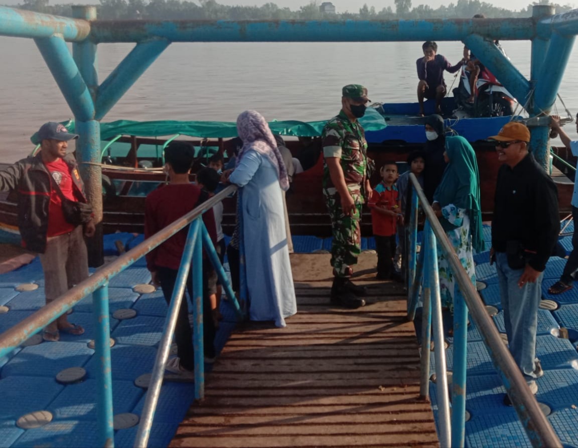 Penegakan Posko Disiplin Prokes Terus Dijalankan Babinsa Koramil 07/Reteh