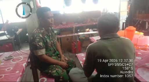 Babinsa Koramil 04/Kuindra Sentuh Warga dengan Humanis, Ajak Jaga Kamtibmas
