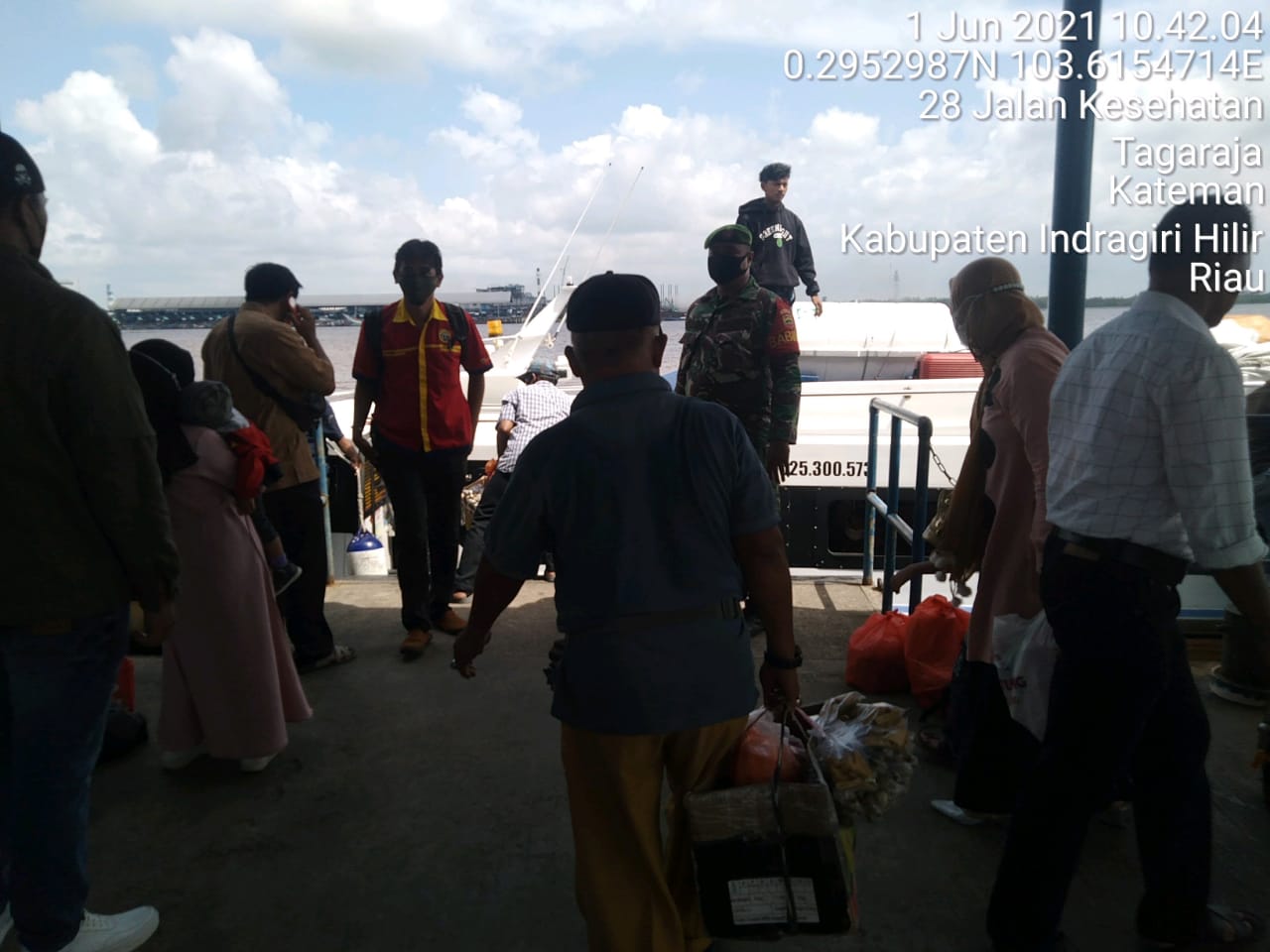 Kopda Saiful Tinjau Aktifitas Protokes Warga di Pelabuhan HK