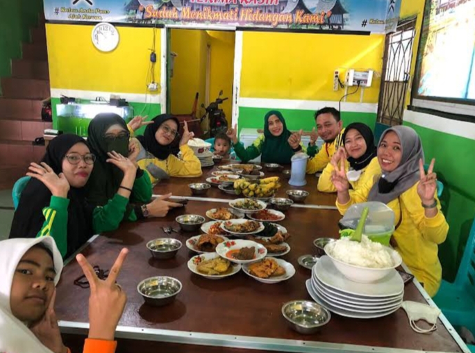 Nikmatnya Makan Siang Di RM Beringin Jaya