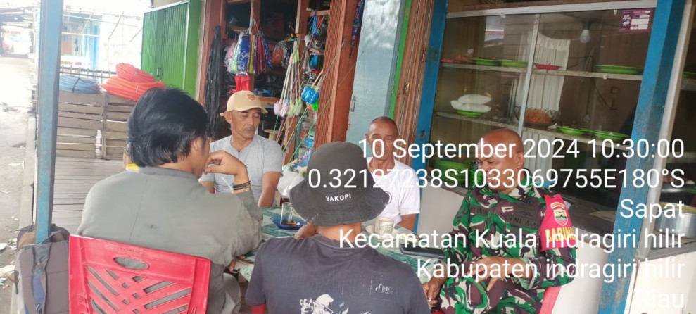 Babinsa Koramil 04/Kuindra Tingkatkan Kepedulian Kepada Masyarakat Melalui Komsos