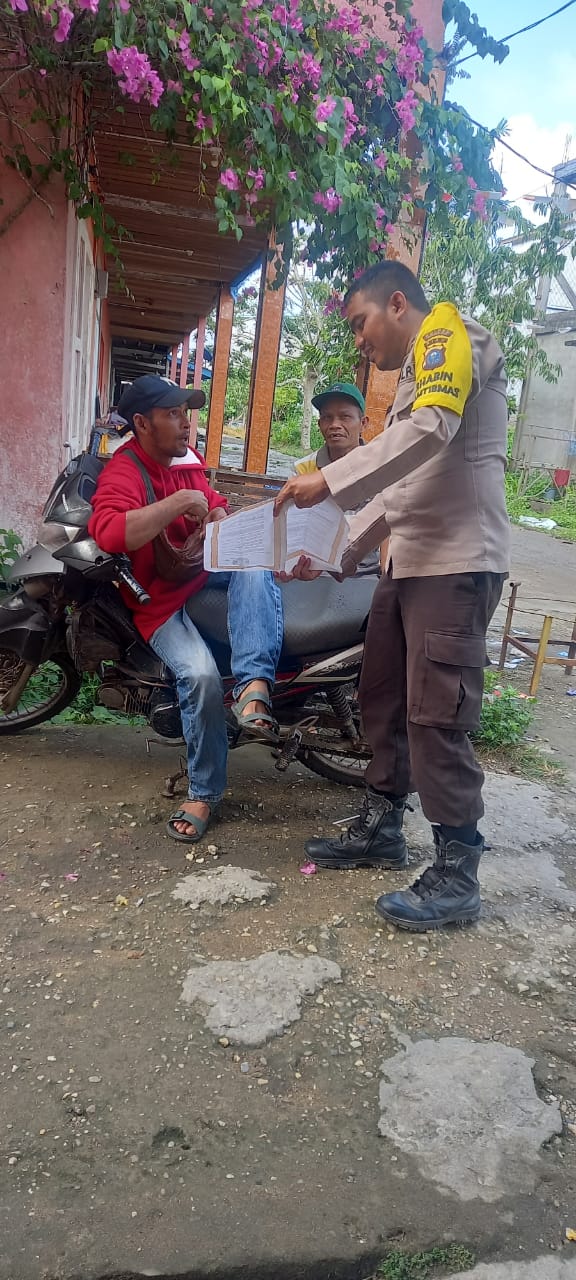 Walaupun Musim Hujan Bhabinkamtibmas Desa Gembira Tetap Menghimbau Larangan Membakar Lahan dan Hutan