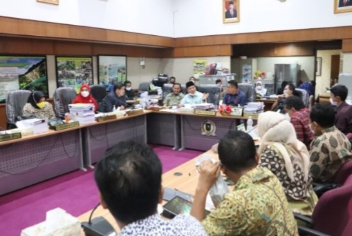 Bahas Soal Program Tahun Anggaran 2021, Komisi II DPRD Riau Gelar Rapat Bersama DPTPH