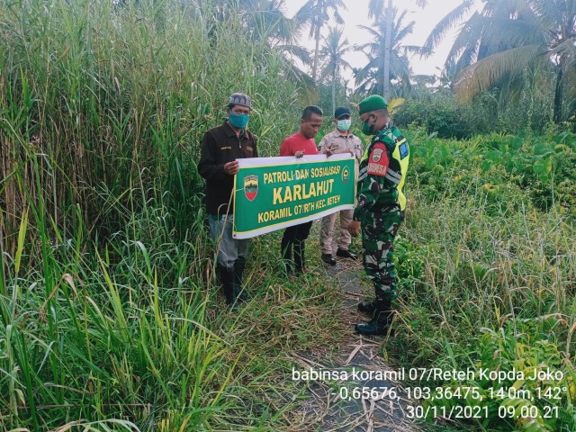 Agar Tidak Terjadi Karhutla, Babinsa 07/Reteh Rutin Lakukan Patroli dan Sosialisasi