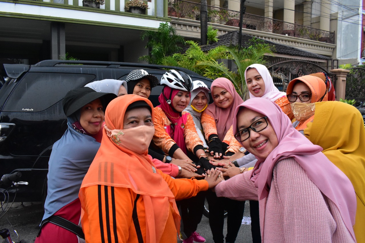 Kunjungan Darma Wanita Provinsi Riau Ke Inhu, Mulai Dari Sepeda Santai Hingga Membatik