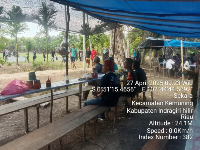 Tingkatkan Rasa Kekeluargaan, Babinsa Koramil 09/Kemuning Rutin Gelar Komsos