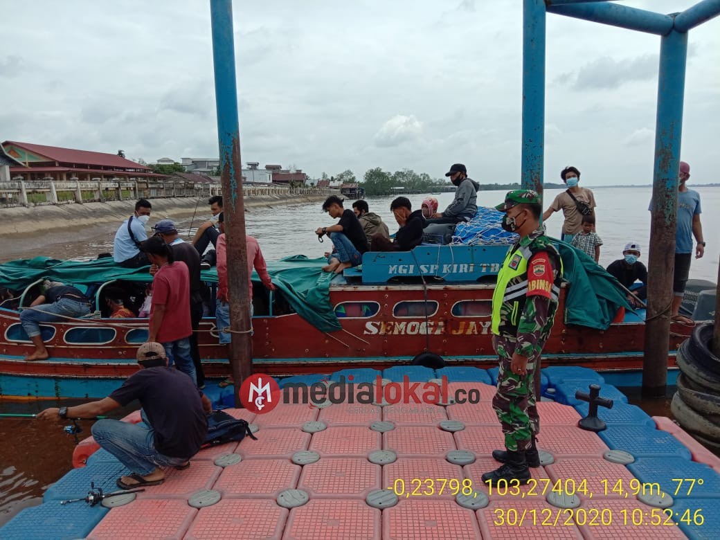 Koptu Ronald Manalu Pantau Pelabuhan Sungai Piring