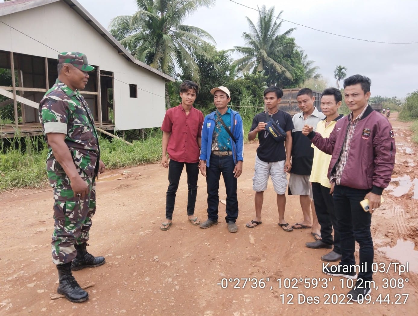 Sambangi Tokoh Pemuda, Babinsa 03/Tpl Serma Syamsul Azman Sampaikan Pesan Kamtibmas