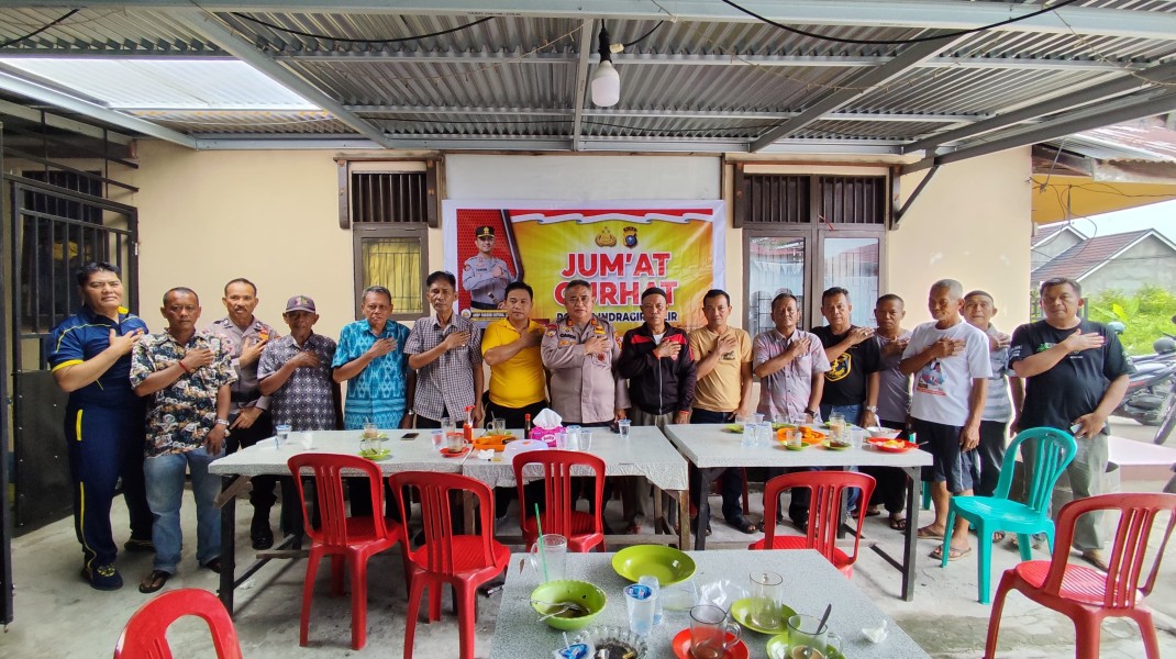 Polres Inhil Gelar Jumat Curhat Bersama Warga RT 07 RW 02 Kelurahan Sungai Beringin Polres Inhil Gelar Jumat Curhat Bersama Warga RT 07 RW 02 Kelurahan Sungai Beringin