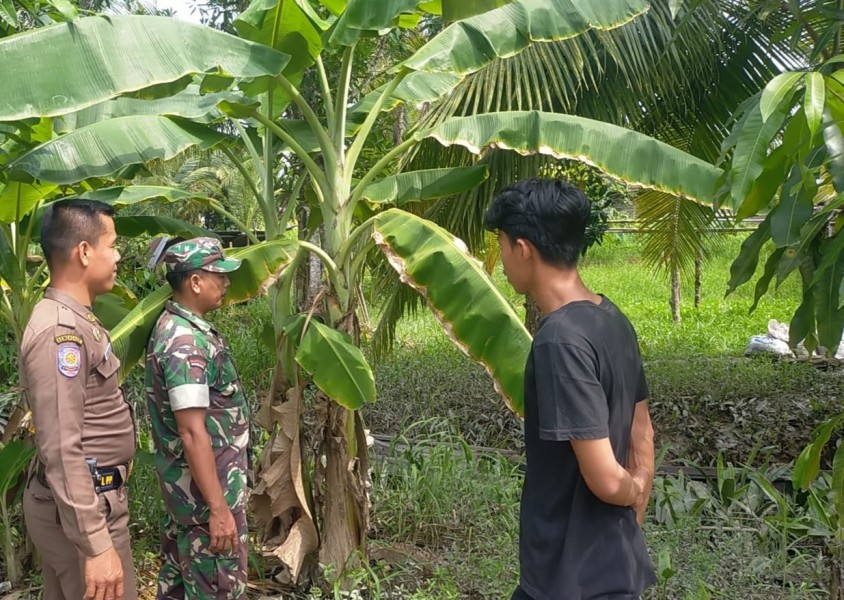 Untuk Napas Anak Reteh: Babinsa, Lebih Baik Capek Bersihkan daripada Nyesal Lihat Kampung Berasap