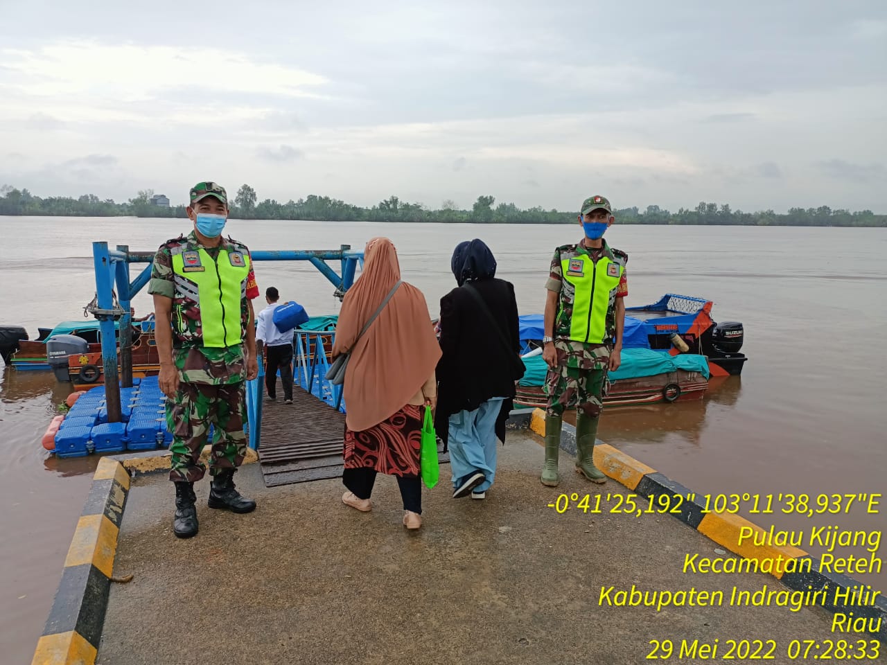 Posko Penegakan Disiplin di Pelabuhan Bot Perhubungan Pulau Kijang Oleh Babinsa Koramil 07/Reteh