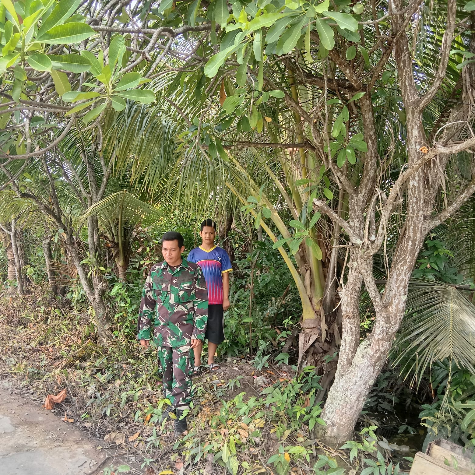 Cegah Kebakaran Melalui Patroli Karlahut Bersama Babinsa Koramil 04/Kuindra