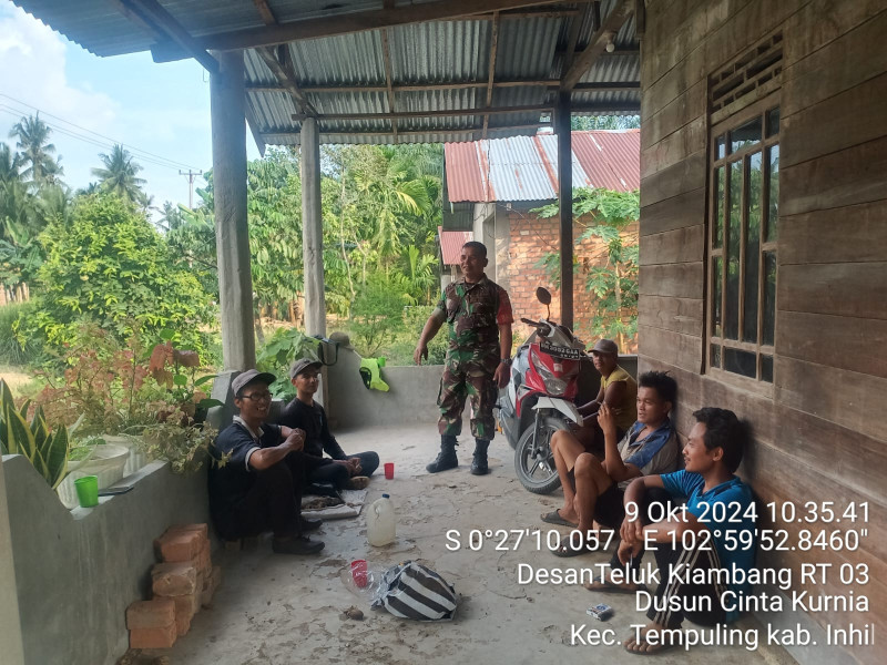 Babinsa Koramil 03/Tpl Serka N. Sipayung Komsos Dengan Warga Binaan, Himbau Tetap Jaga Kondusifitas Menjelang Pilkada