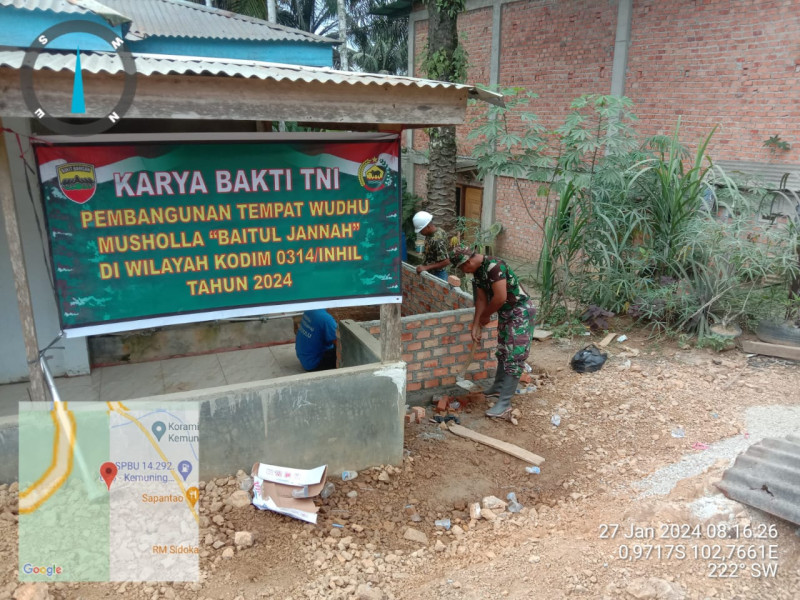 Tumbuhkan Kebersamaan, Babinsa Koramil 09/Kemuning Laksanakan Pembangunan Mushalla Baitul Jannah