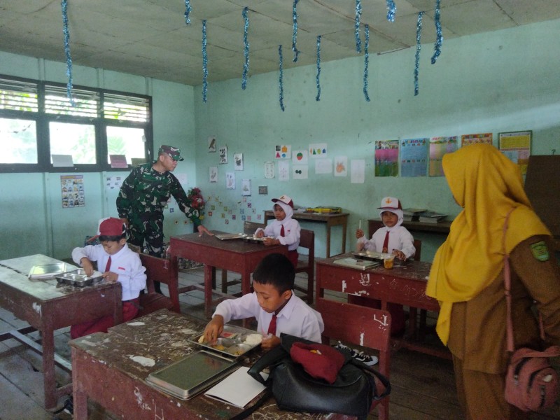 Serka Maihasan Kawal MBG, Pastikan Bantuan Tepat Sasaran ke Warga Reteh