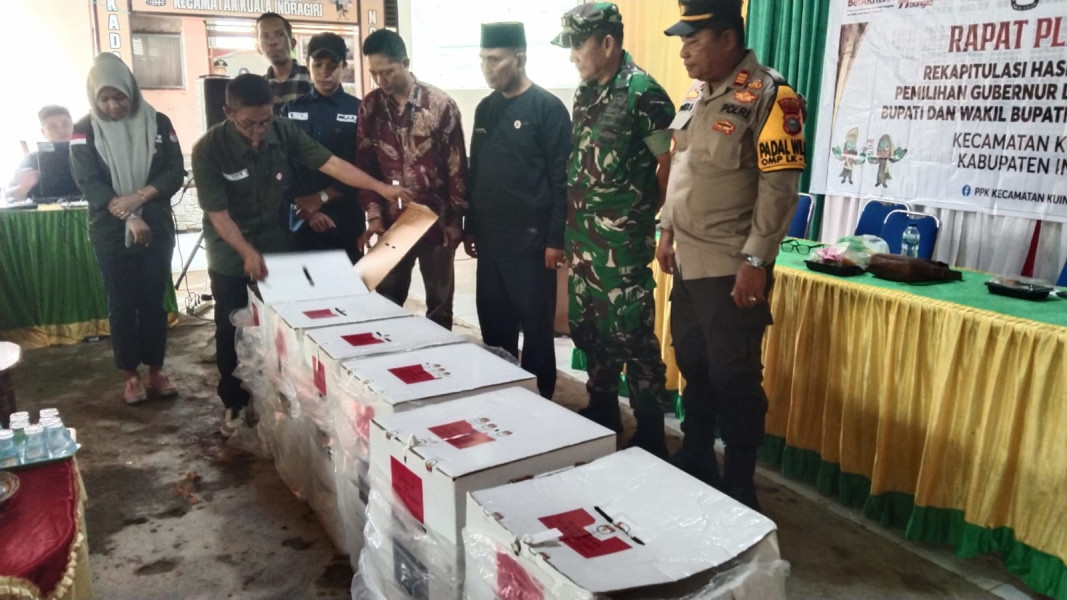 Danramil 04/Kdr Kapten Czi John Kenedi Hadiri Rapat Pleno Terbuka Rekapitulasi Perolehan Suara Pada Pilkada 2024