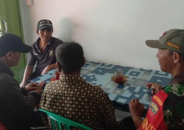 Sertu Iclas Manalu Ajak Warga Lakukan Komsos