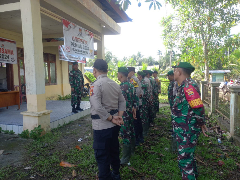 Perketat PAM Rapat Pleno Rekapitulasi Hasil Penghitungan Perolehan Suara Pemilu 2024 di Kecamatan Gaung Anak Serka