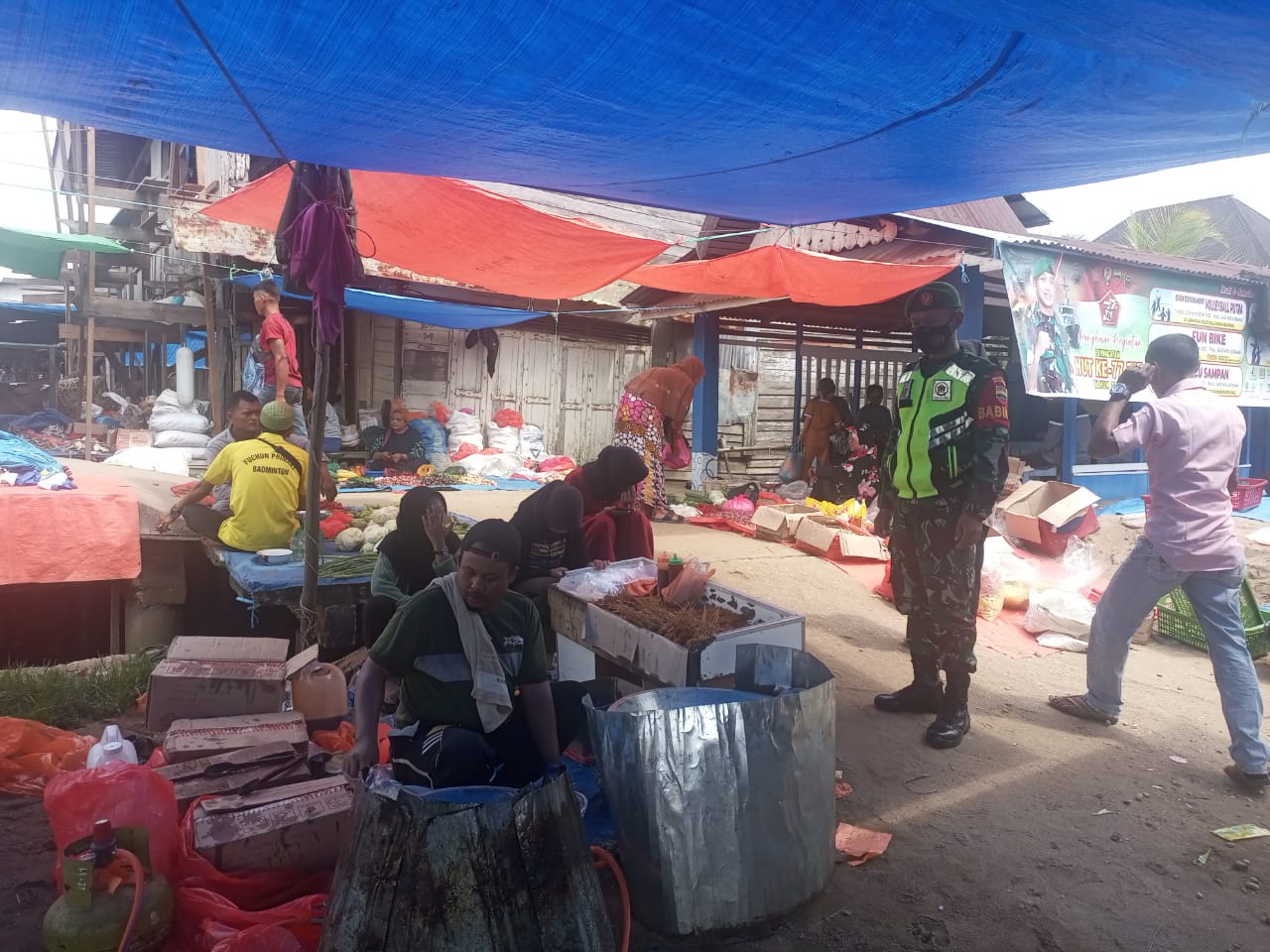 Jaga Kesehatan Melalui Penegakan Prokes Bersama Anggota Koramil 04/Kuindra