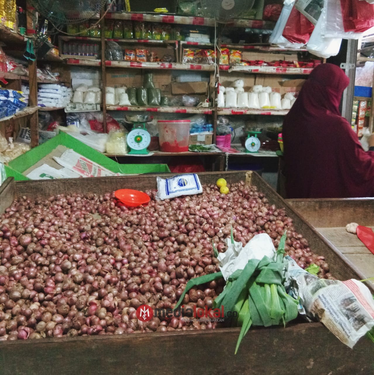 Walau Covid dan Harga Melonjak, Bawang Merah di Pasar Pekanbaru Tetap Diburu