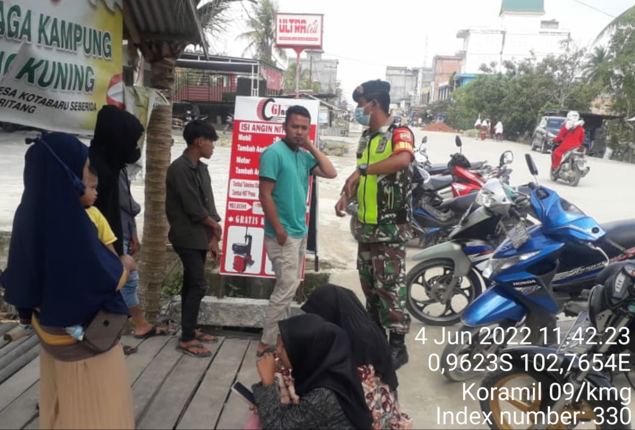 Himbauan Oleh Sertu Syamsurizal Terkait Prokes Agar Warga Disipilin Terhadap Diri Sendiri